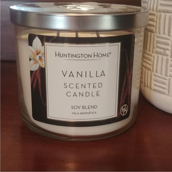 Vanilla Huntington Home soy blend triple wick candle - Picture 4 of 7